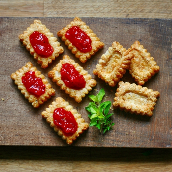 Cheese Biscuits with Tomato Jam